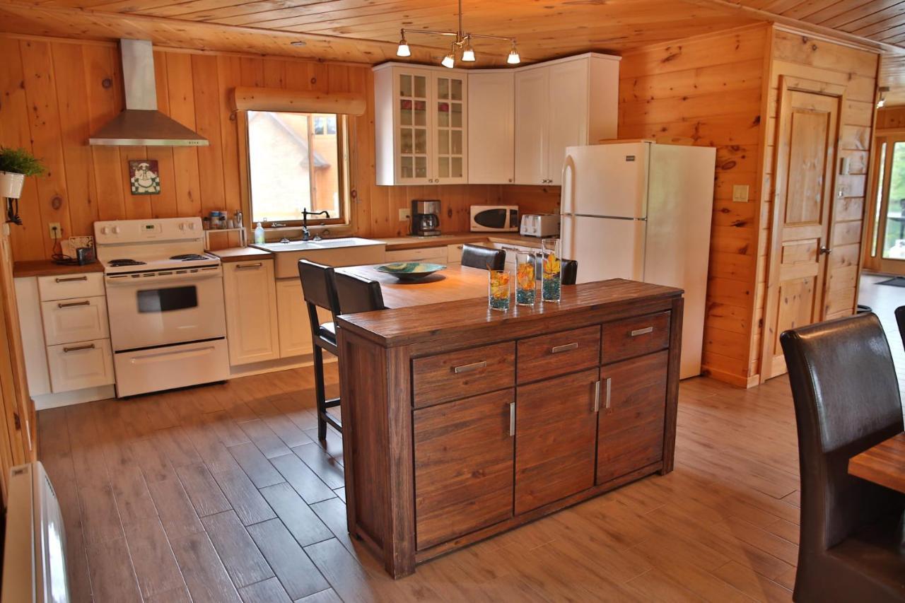 Les Chalets Du Lac Serein Saint Ludger de Milot エクステリア 写真