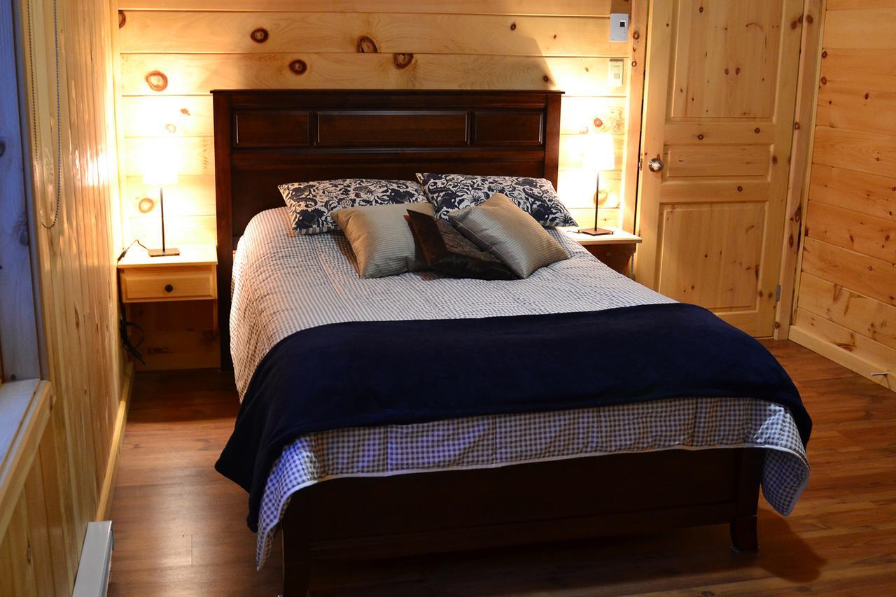 Les Chalets Du Lac Serein Saint Ludger de Milot エクステリア 写真